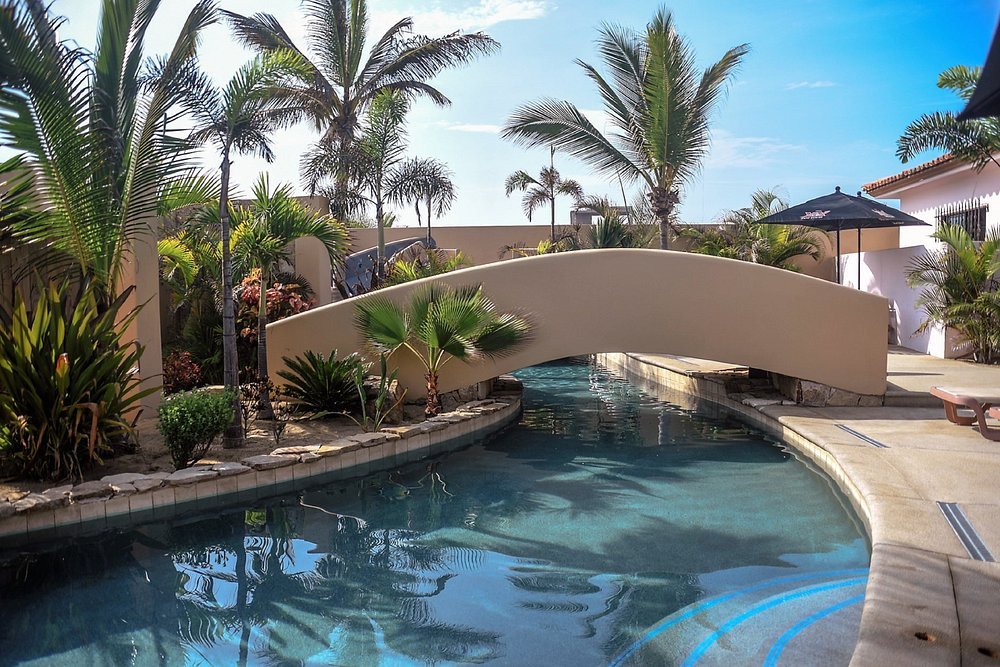 cerritos beach inn (1)